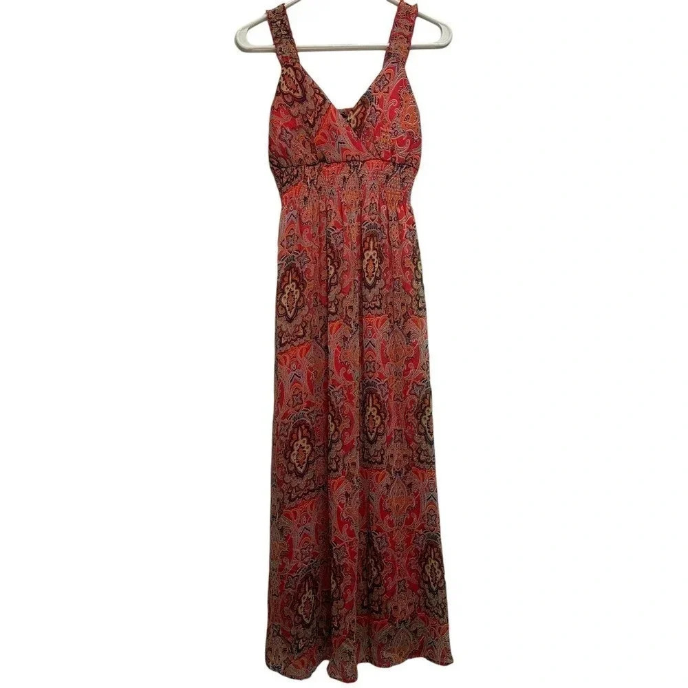 Chaudry women’s NWT’s boho style sleeveless v-neck maxi dress. Size small